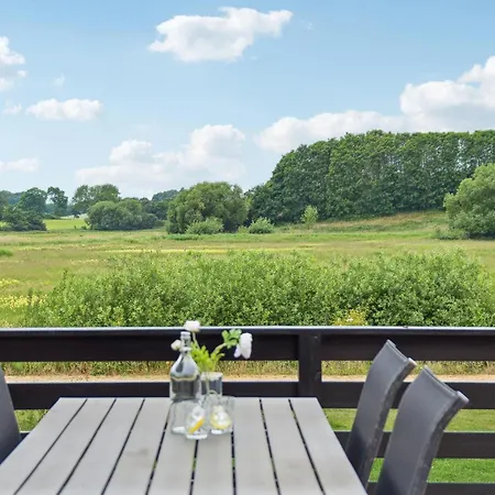 Cozy In With Kitchen 펜션 Tranekær